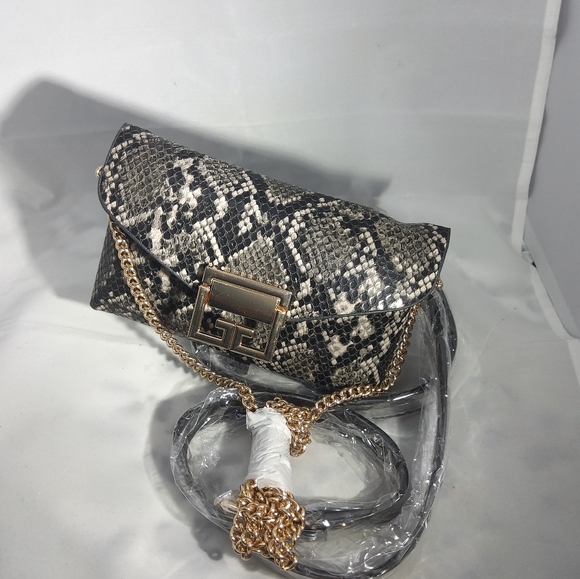 Purse/Fanny Pack - Picture 12 of 12